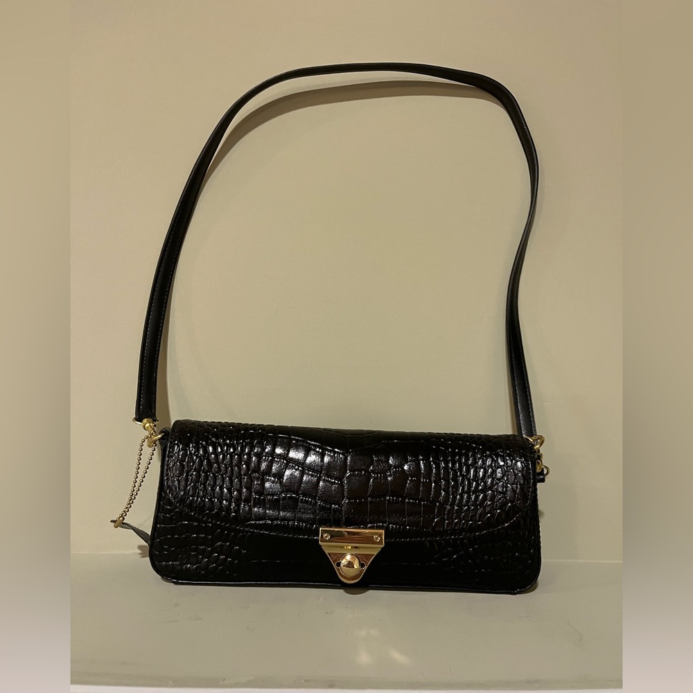 Giani Bernini leather shoulder bag.